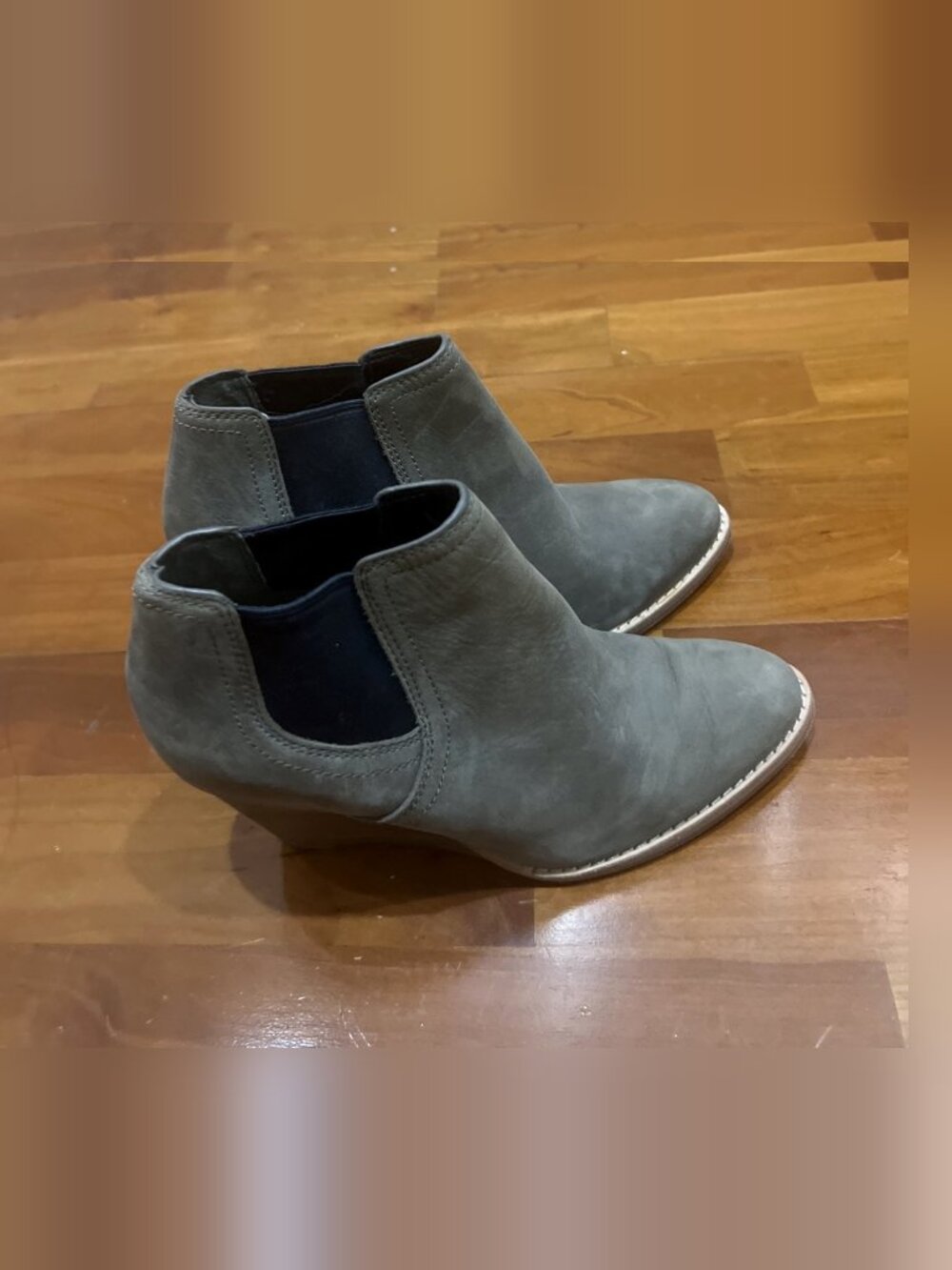 Cole Haan leather wedge tan 5.5 only worn once